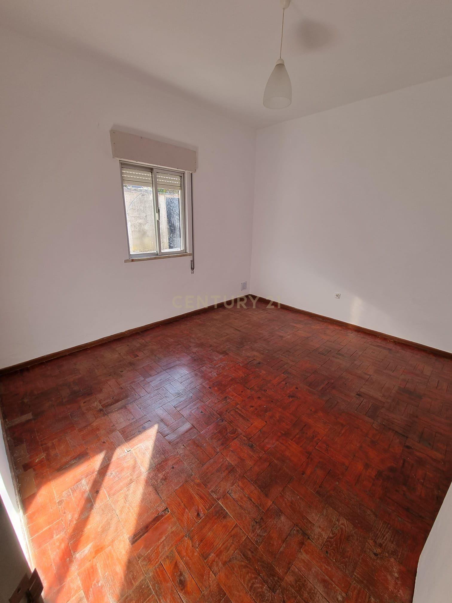 Fotografia 5 de Moradia T2 Renovada com Quintal | Vimieiro, Santa Comba Dão
