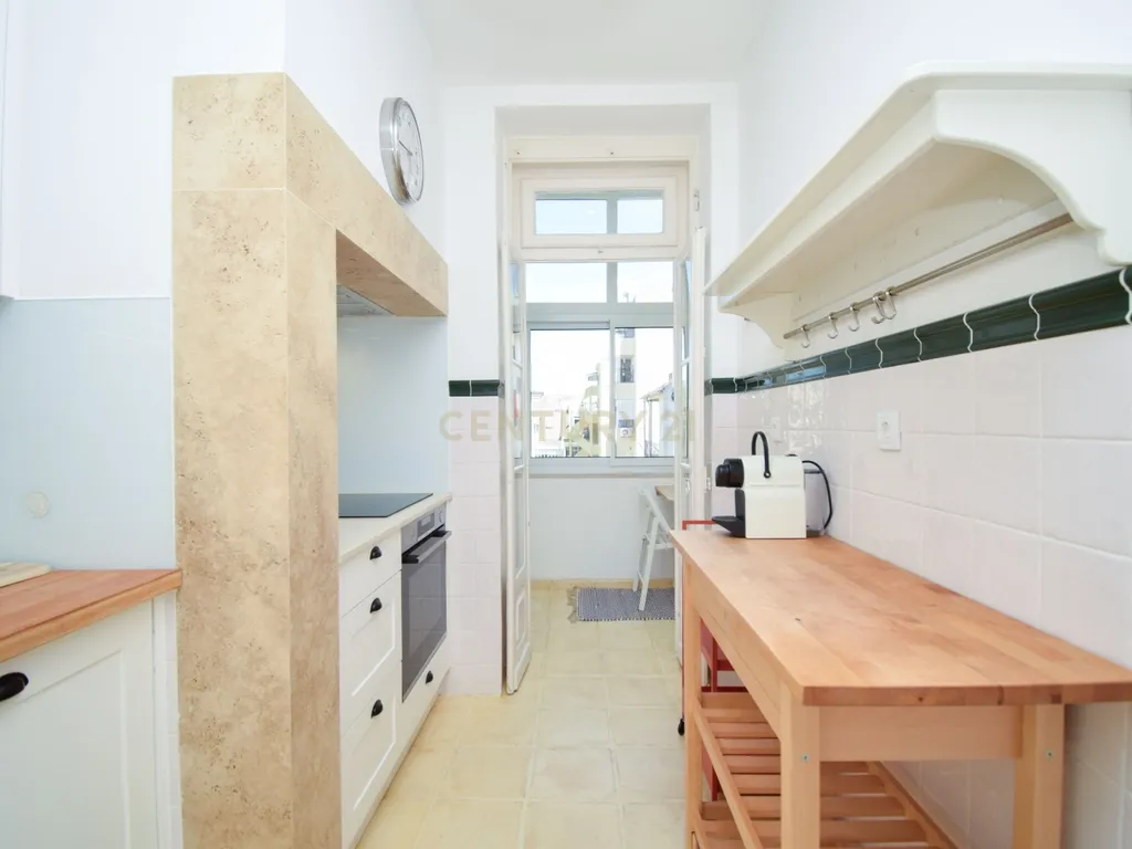 Apartamento T2+1 Renovado no Coração de Campo de Ourique - Image 18