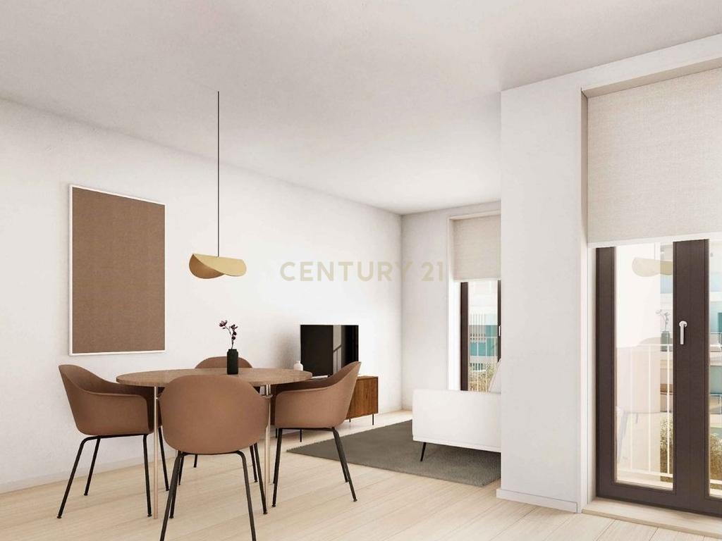 T2 com Terraço em Clemente Meneres – Viver o Porto com Estilo e Conforto - Image 1