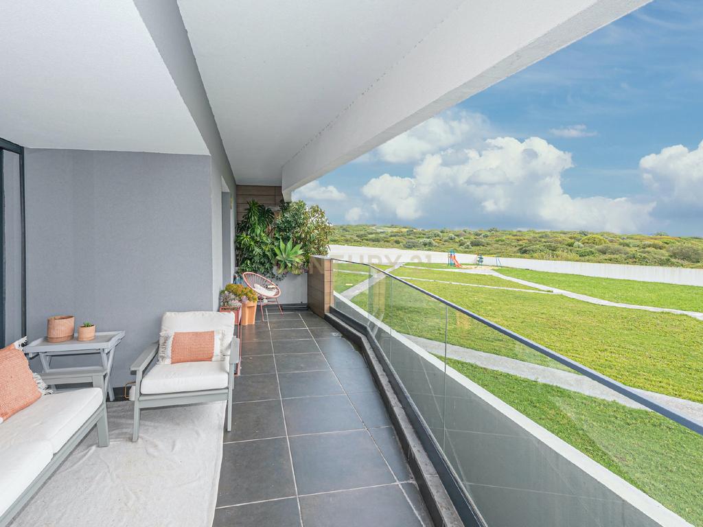 APARTAMENTO T2 NO EMPREENDIMENTO SKY CITY, COM TERRAÇO, VARANDA, PARQUEAMENTOS E ARRECADAÇÃO, EM CONDOMÍNIO COM JARDIM E PISCINA - Image 12