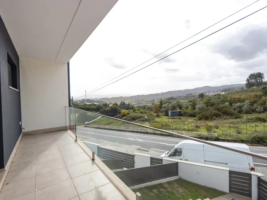 Moradia V3 Geminada em Recezinhos, Penafiel (Fração A) - Image 27