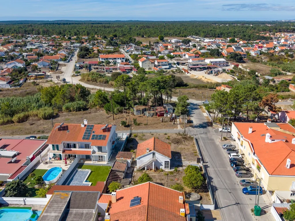 Moradia Isolada com Terreno de 1041 m² – Um Mundo de Possibilidades! - Image 139