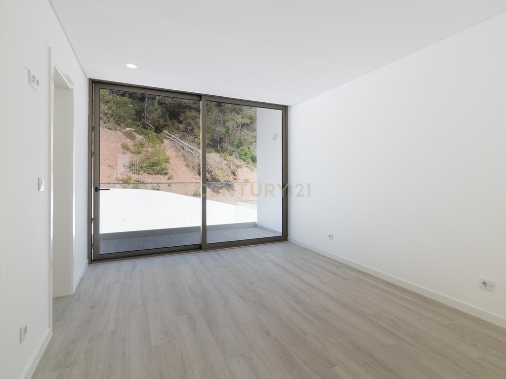 Condomínio Villas d’Ouro – Exclusividade e Conforto no Coração de Sesimbra - Image 41