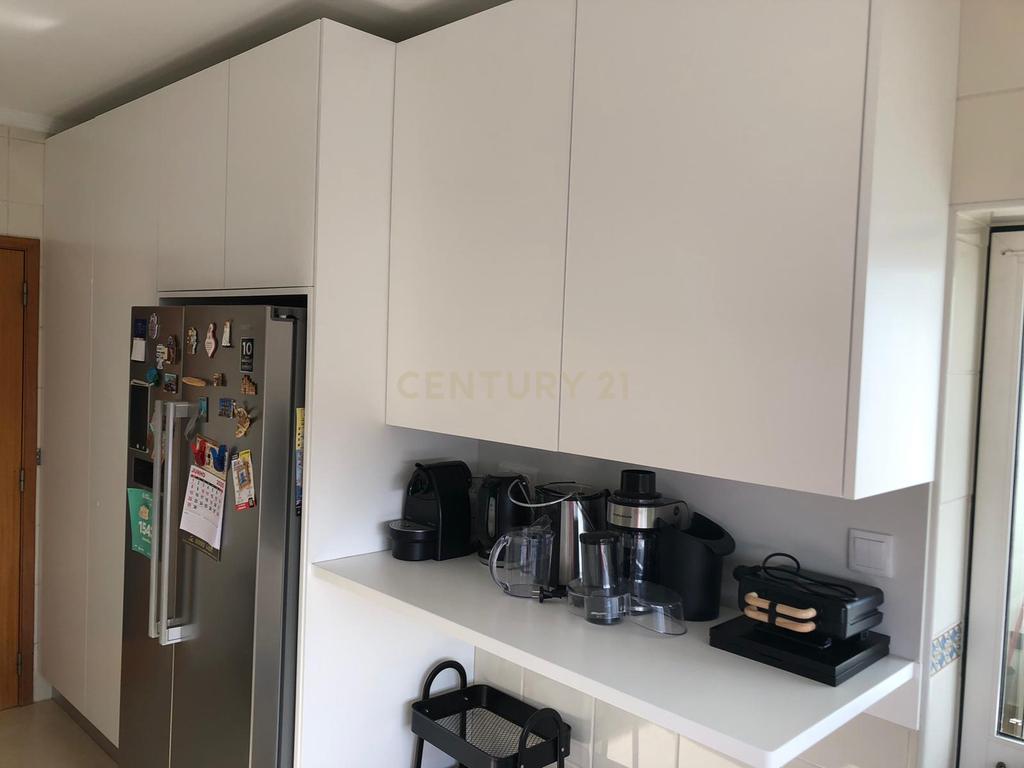 Apartamento T3 – Centro de Portimão - Image 4