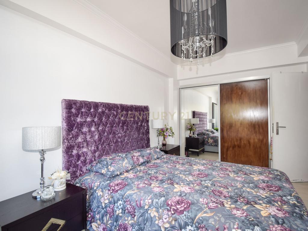 Apartamento T2 em Linda-a-Velha, Oeiras - Image 14
