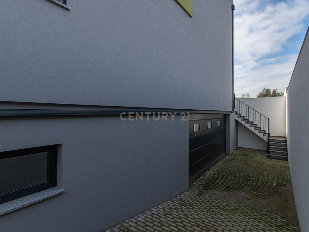 Moradia Geminada nova construção T4+1 com rooftop e masterbox (Coimbra) - Image 20