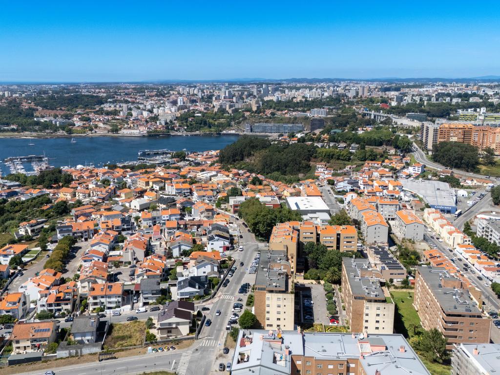 T4 com terraço de 120m² e vistas de mar e rio | Canidelo - Image 44