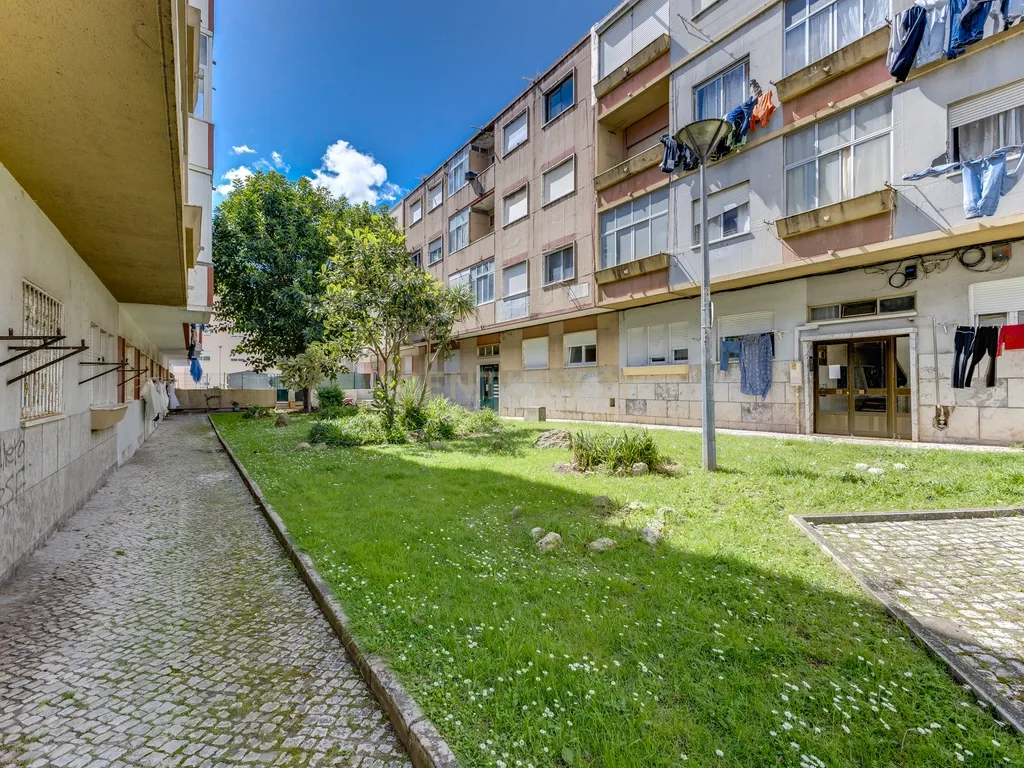 APARTAMENTO T3 EM QUELUZ BELAS - Image 18