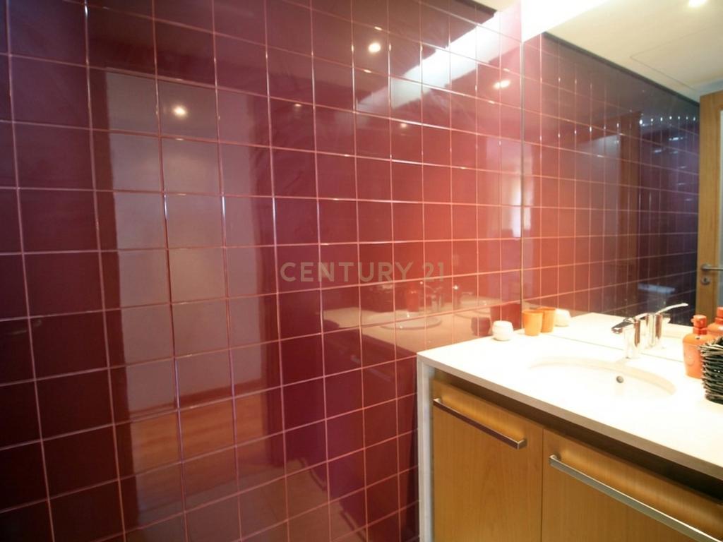 Elegante T2 no 6.º piso do Alcântara Rio, em estado de novo, com estacionamento e excelente luminosidade. - Image 12
