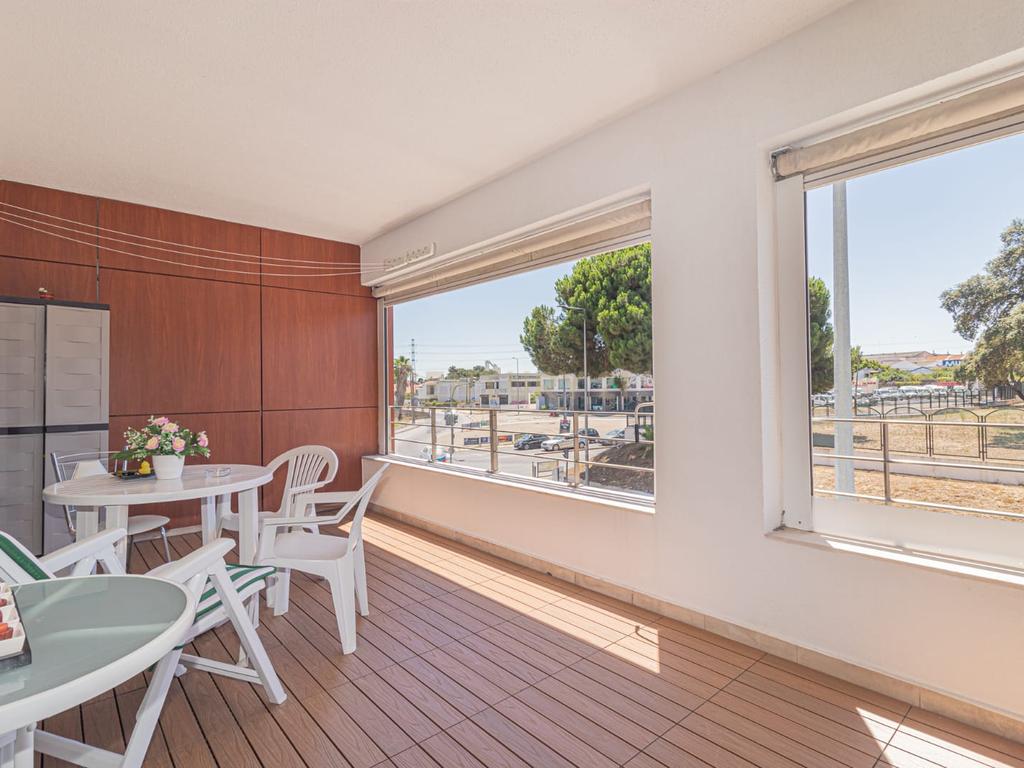 Espaçoso apartamento T3 no Casal Do Marco com Terraço - Image 50