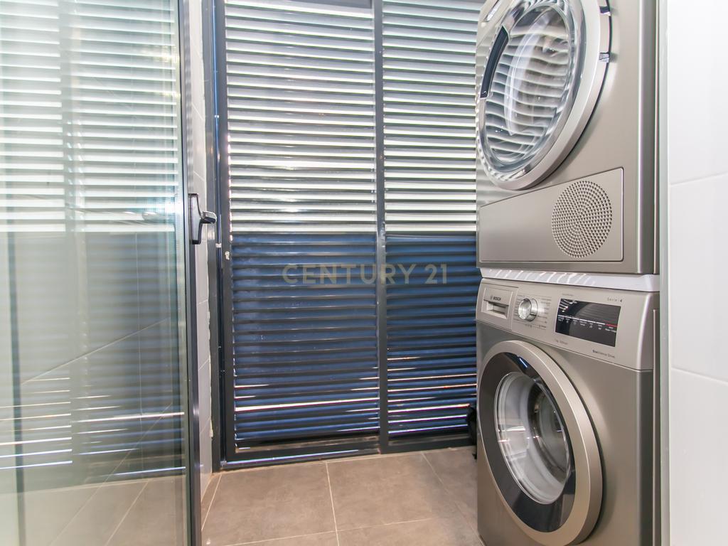  - Image 10