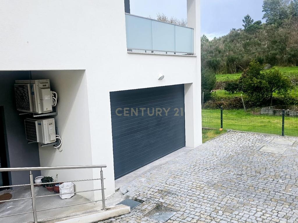 Moradia isolada em Abraveses, Viseu - Image 24