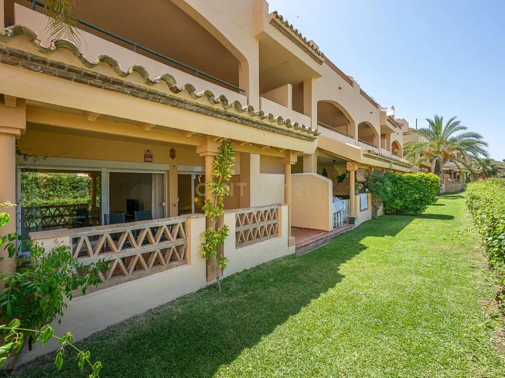 Apartamento com 2 quartos e jardim para alugar na aldeia de Santa María, Elviria - Image 27