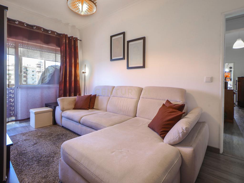 Apartamento T2 em zona central inserido em prédio com 2 elevadores | Praceta da Meia Laranja, Setúbal - Image 6