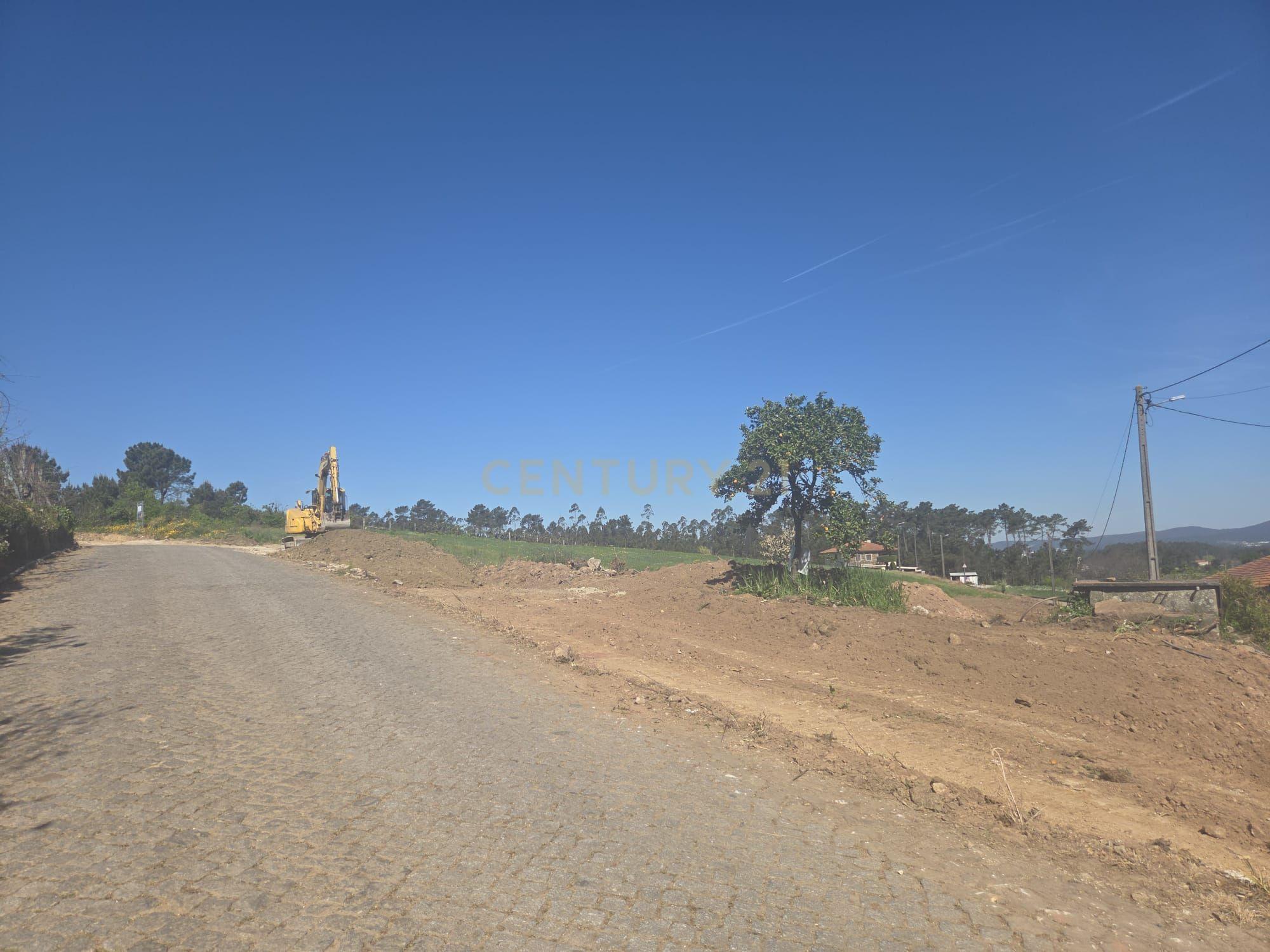 Fotografia 6 de Lote para construção de moradia de três frentes, Vilar de Figos, Lote5