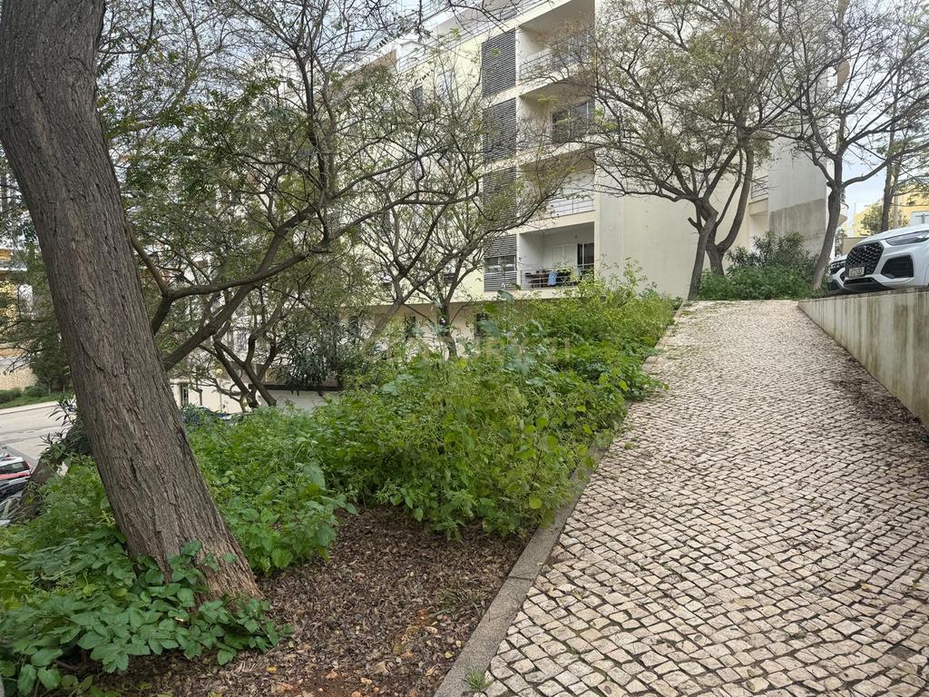 Apartamento T2 - Oportunidade Única a 5 Min da Praia da Rocha! - Image 81