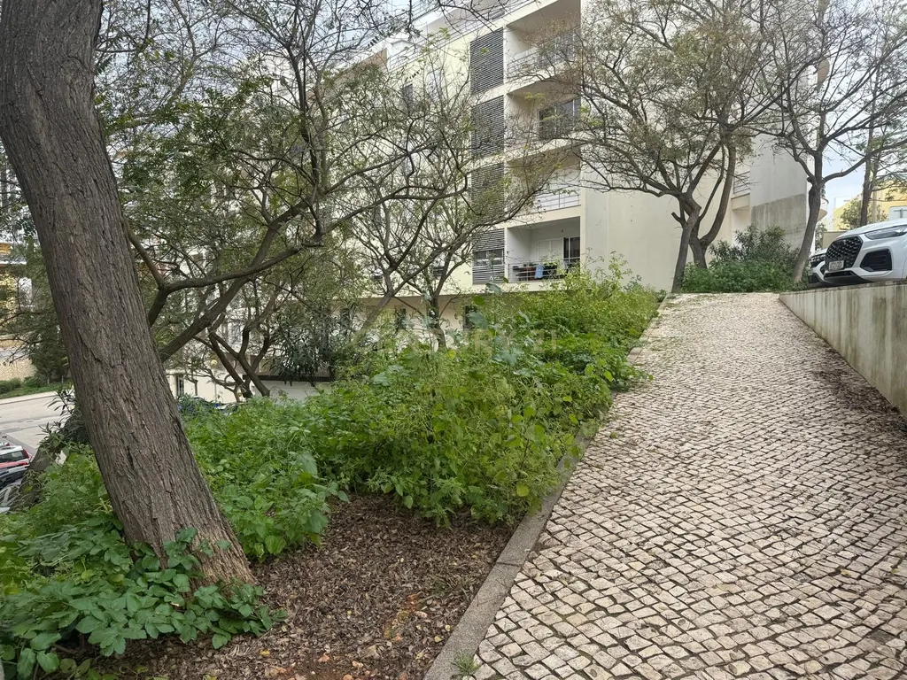 Apartamento T2 - Oportunidade Única a 5 Min da Praia da Rocha! - Image 81