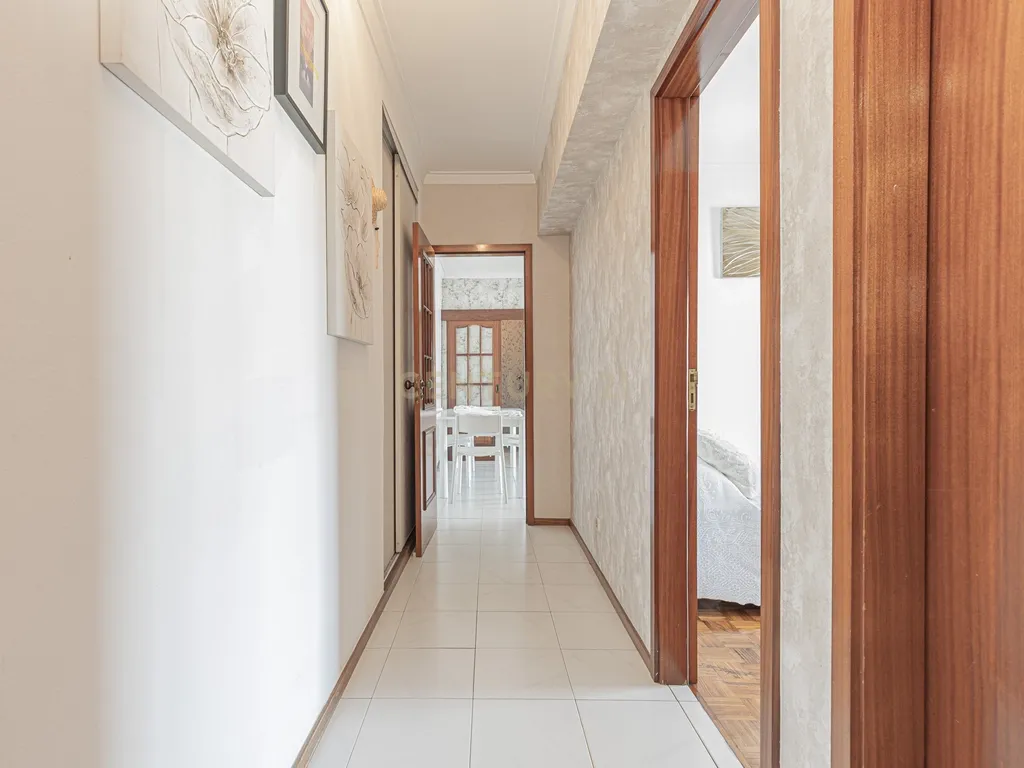Magnífico apartamento T2 no Feijó - 1 andar com elevador - Image 17