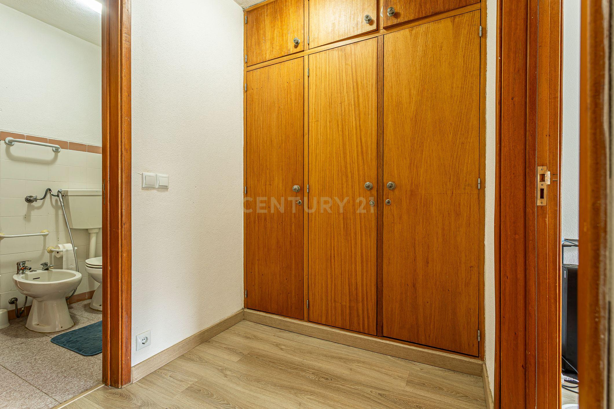 Fotografia 8 de T2 Totalmente Renovado | 101 m² | Praça de Portugal | Pronto a Habitar