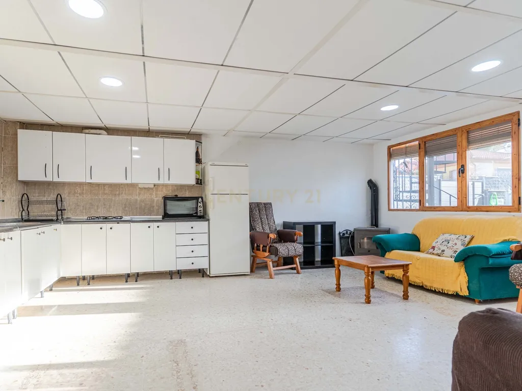 Moradia isolada em Otura com um terreno de 1.250 m², piscina, jardim e espaços para viver em paz - Image 61