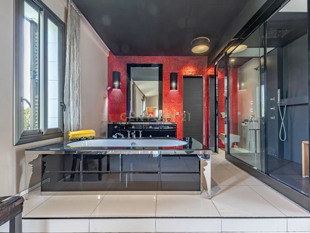 Villa de Design em Segunda Linha de Mar em Sitges com Mobiliário de Marcas de Luxo - Image 43