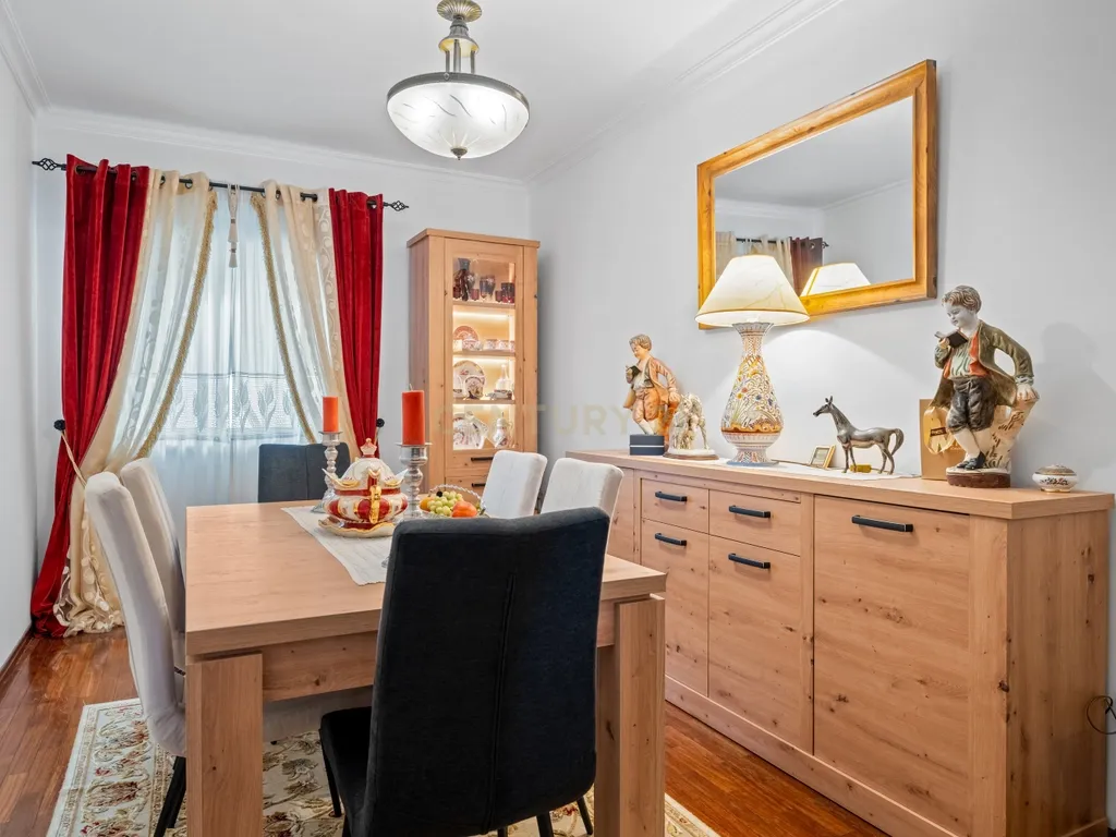 Apartamento T3 Duplex com Terraço, Varanda e Parqueamento no Montijo - Image 6