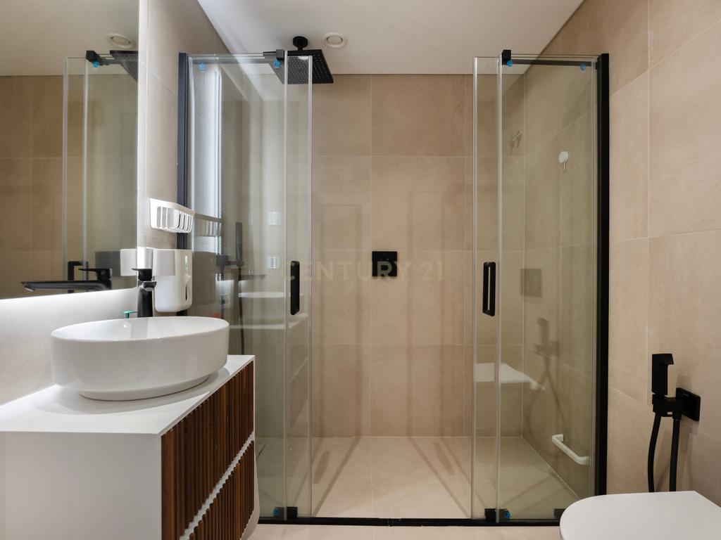 Moradia T5+1 Luxuosa no Estoril - Image 29