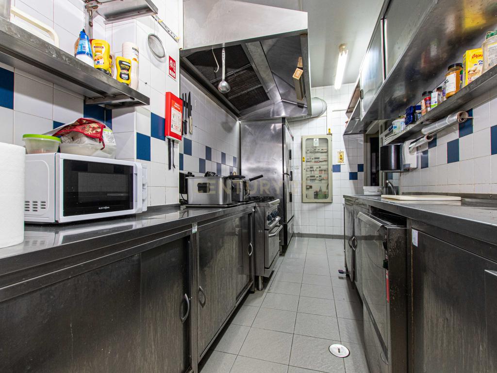 Pastelaria fabrico próprio, com 185m² e esplanada. - Image 17