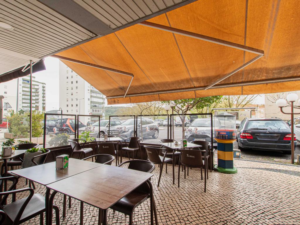 Pastelaria fabrico próprio, com 185m² e esplanada. - Image 5
