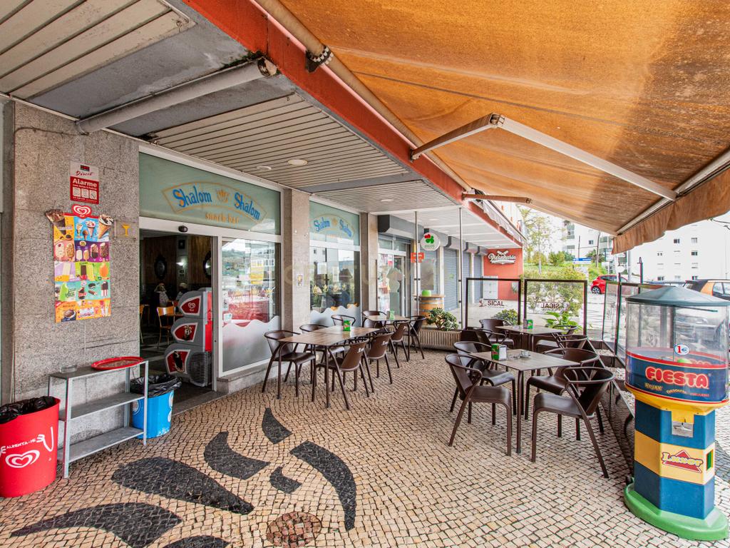 Pastelaria fabrico próprio, com 185m² e esplanada. - Image 4