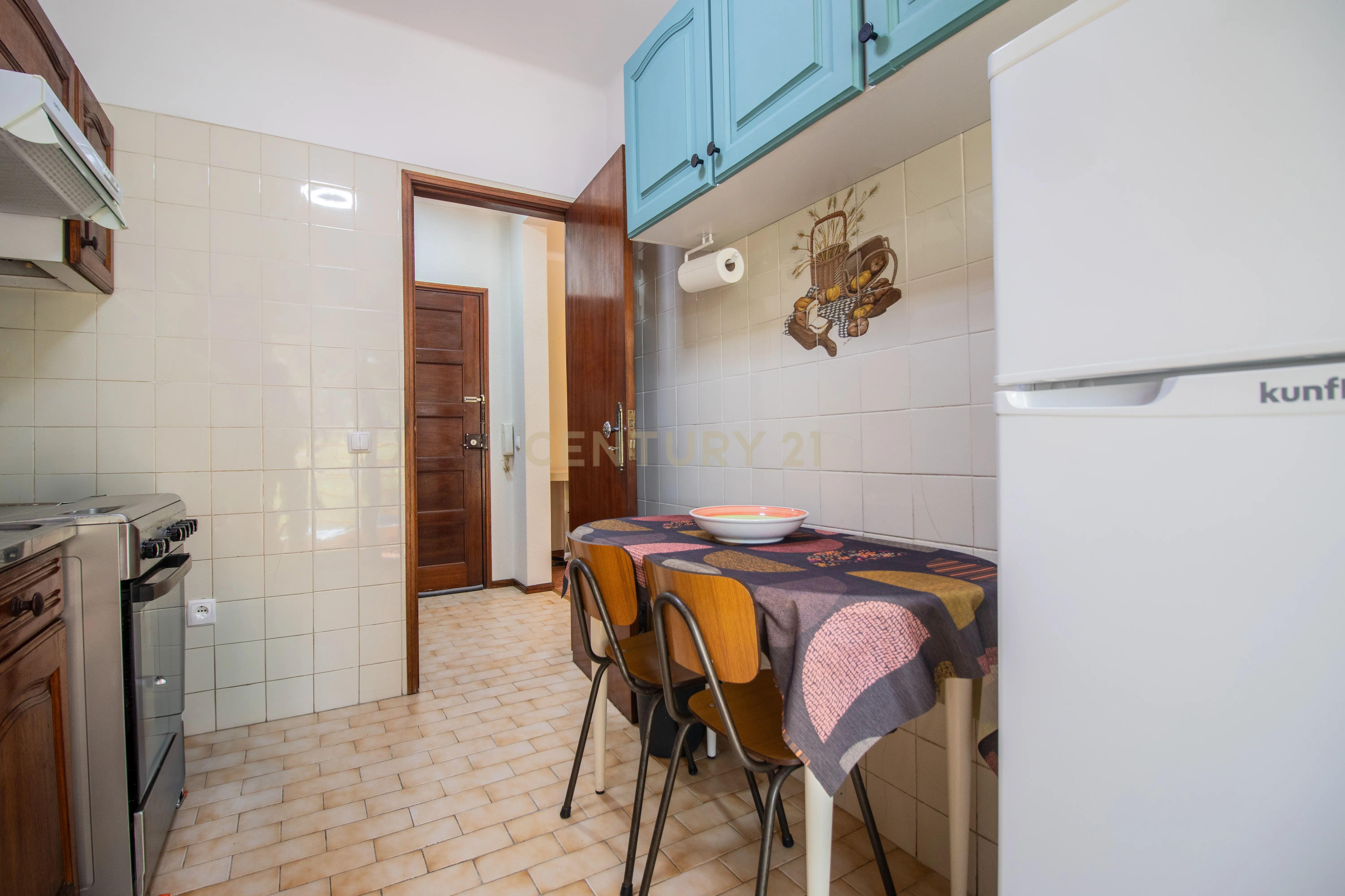 Fotografia 10 de Apartamento T2 com varanda e elevador na Figueira da Foz