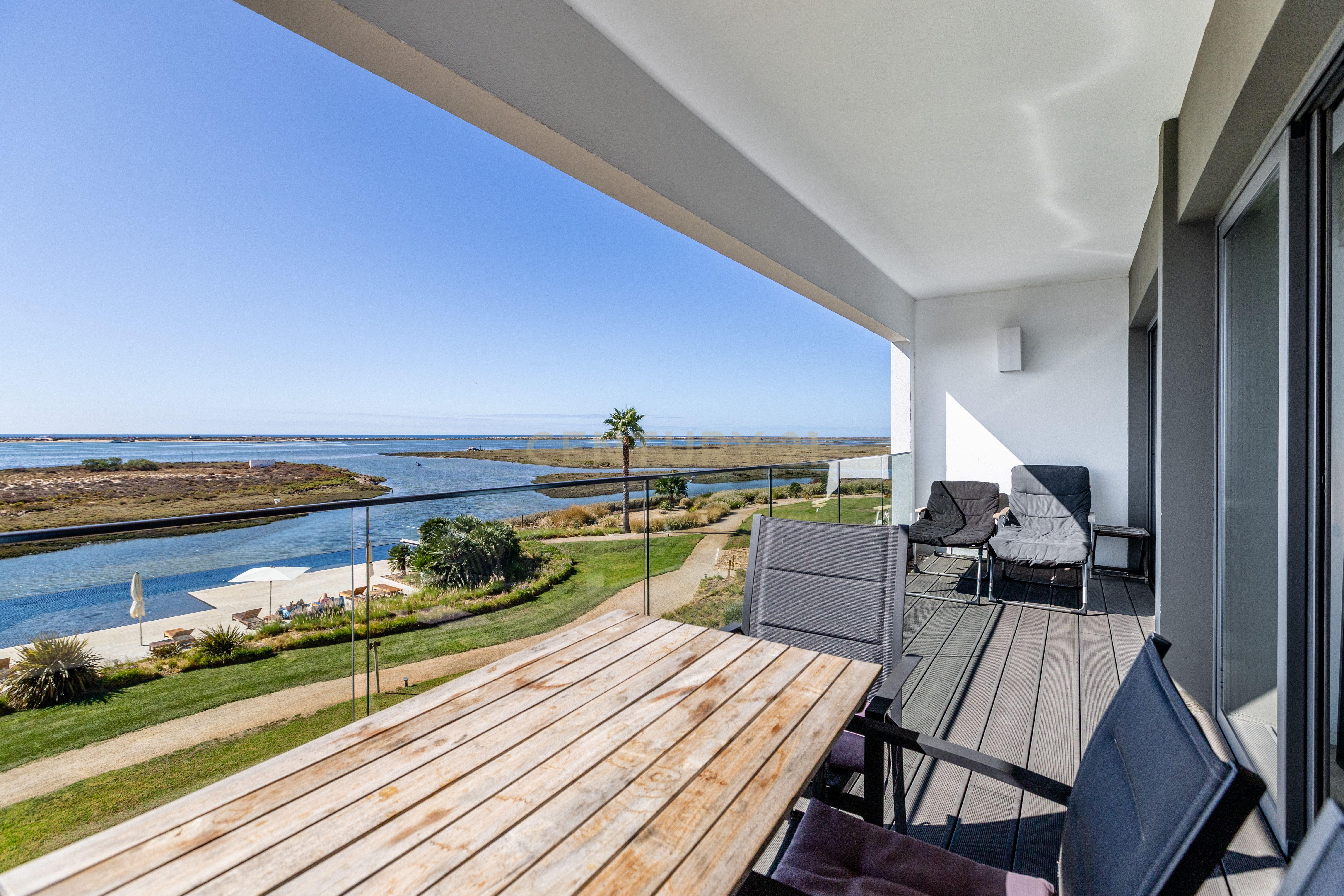 Fotografia 12 de A Pérola da Ria Formosa | T2 de Luxo na Fuseta, Com Uma Vista Absolutamente Única Sobre a Ria Formosa