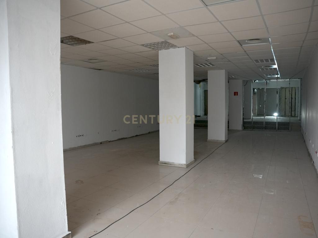 Espaços comerciais para alugar em Torremolinos - Image 1
