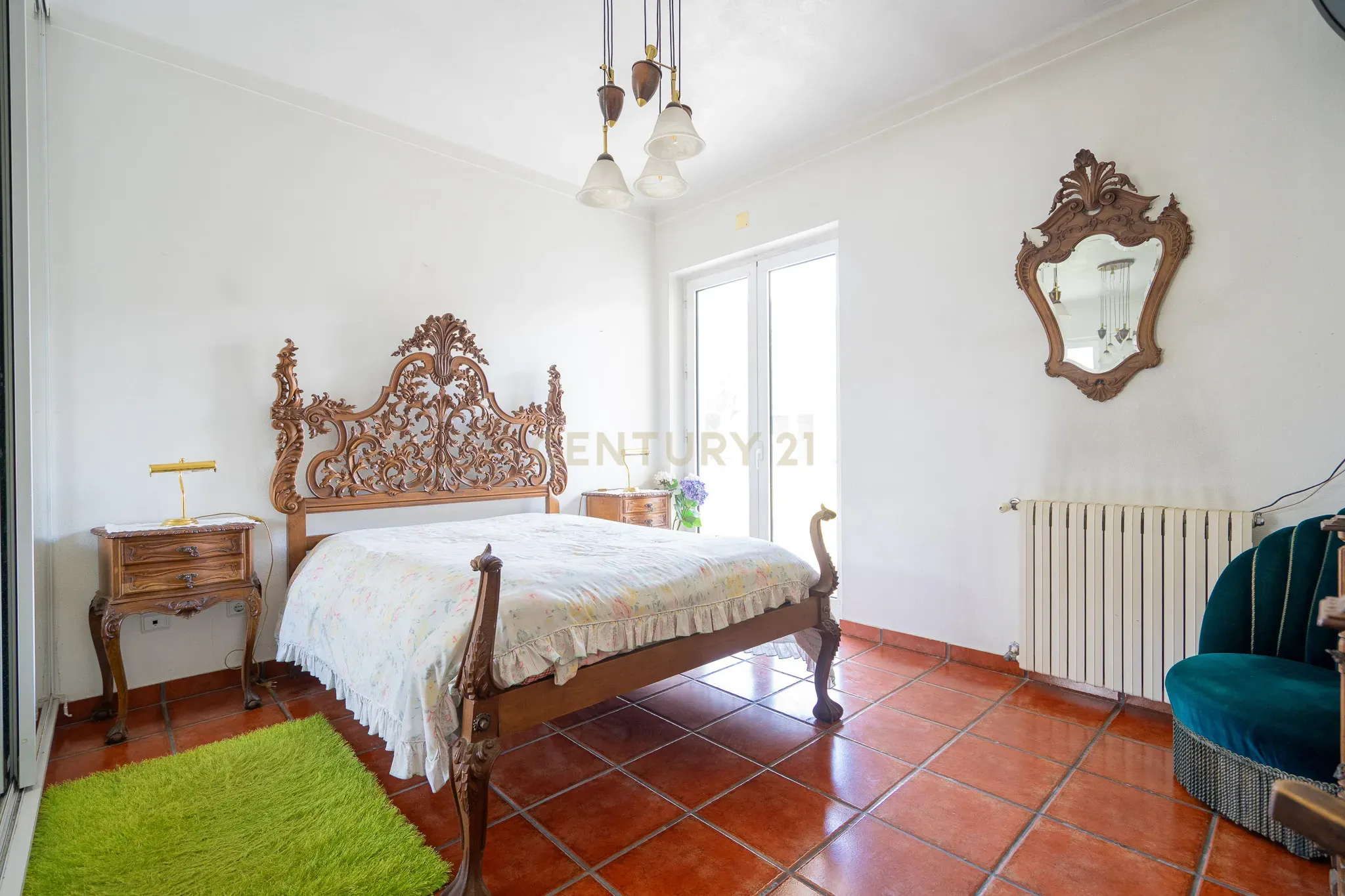 Moradia T5 com varanda coberta,terraço,piscina,jardim,poço,anexo e telheiro numa localização privilegada no centro de Lousã - Image 26