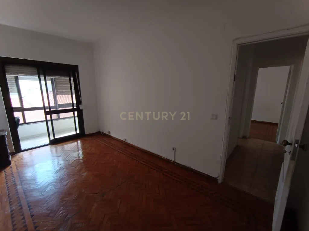 Apartamento de 4 Assoalhadas - Cova da Piedade - União Piedense - Image 6