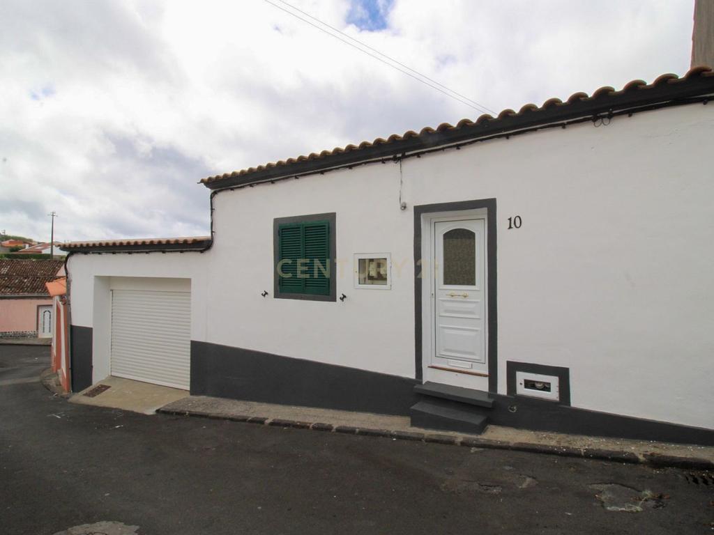 Moradia V2 - Fenais da Ajuda - Ribeira Grande - Image 1