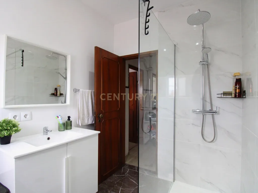Apartamento T2 Quinta do Conde - Image 13