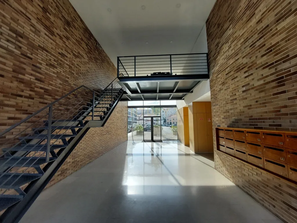 ARRENDADO - T2 Condomínio Alcântara Rio com 1 Parqueamento - Alcântara Rio - Image 17