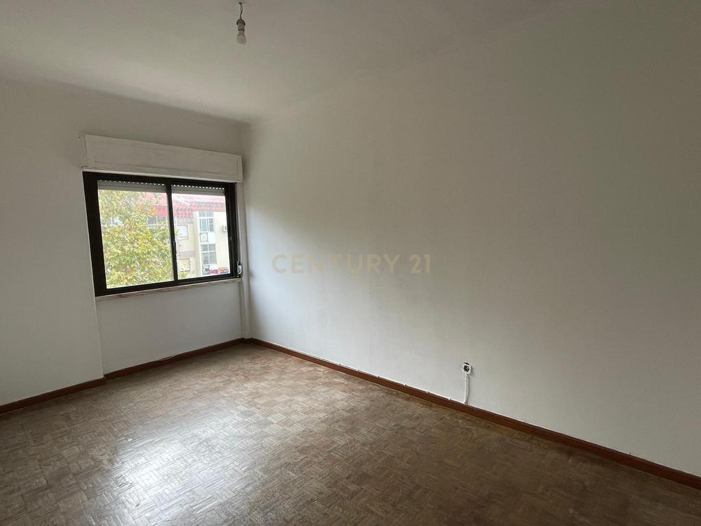 Apartamento T2 no Centro de Corroios  - Image 13