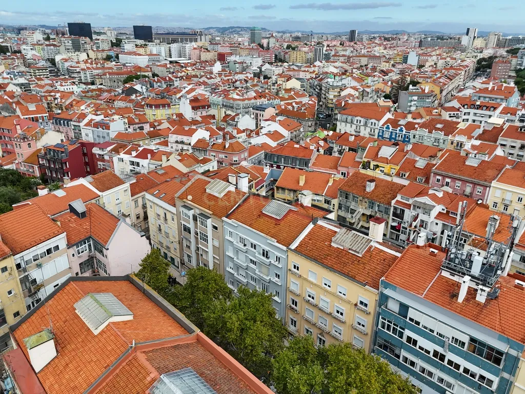 Exclusivo na Penha de França | T3 Totalmente Remodelado com Elevador, Cozinha Equipada e Logradouro Privativo de 41 m² - Image 27