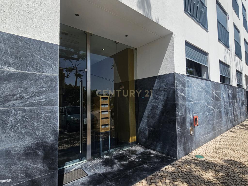 Apartamento T4 Santo André - Barreiro - Image 15