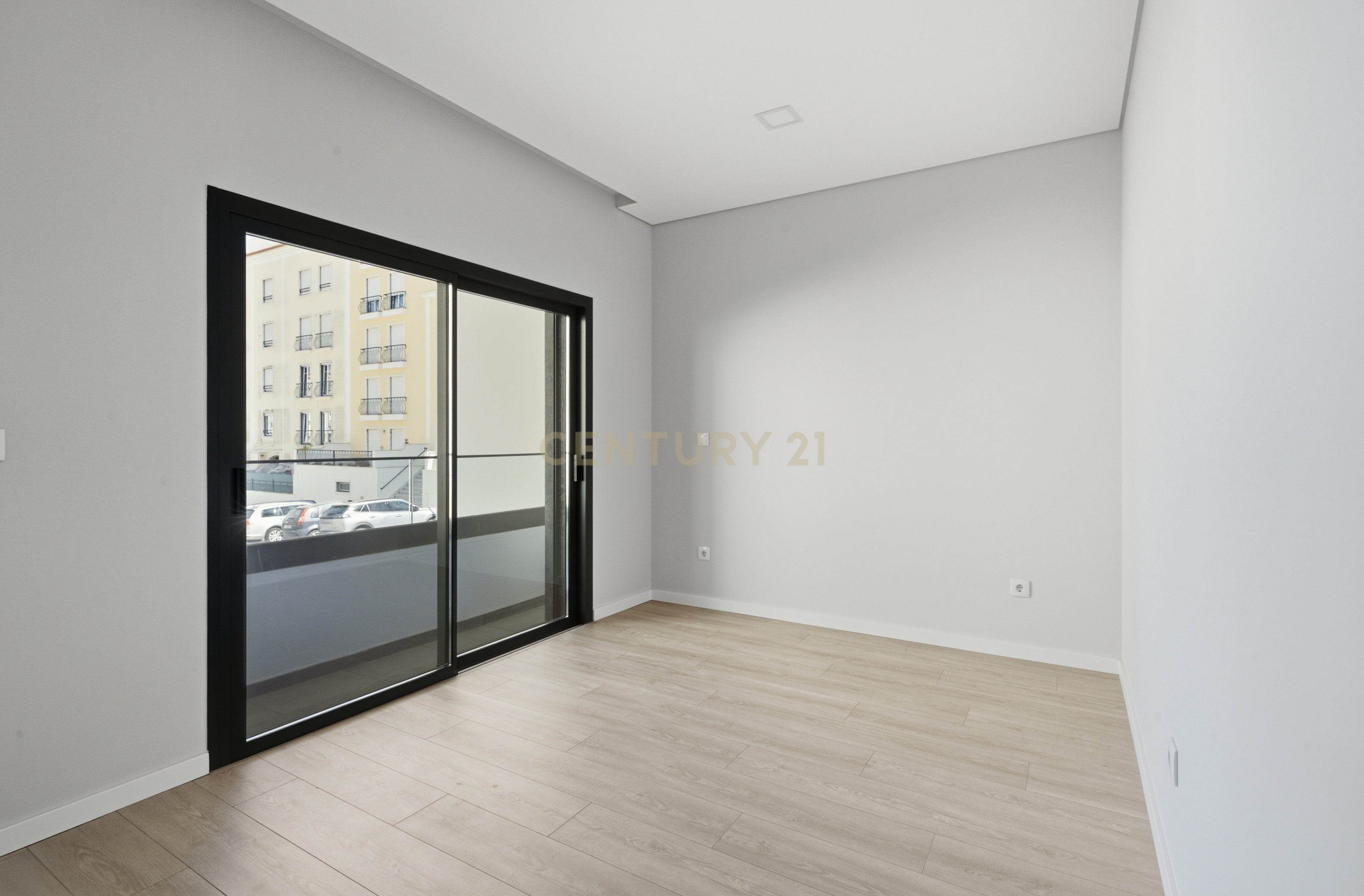 Fotografia 9 de Apartamento T2 Novo com Terraço e Lugar de Garagem em Mafra