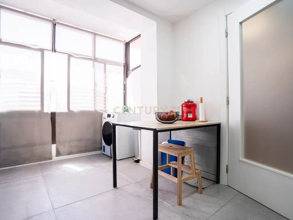 Fantástico Apartamento T2 Transformado em T3 na Parede – Próximo da Praia com estacionamento - Image 25