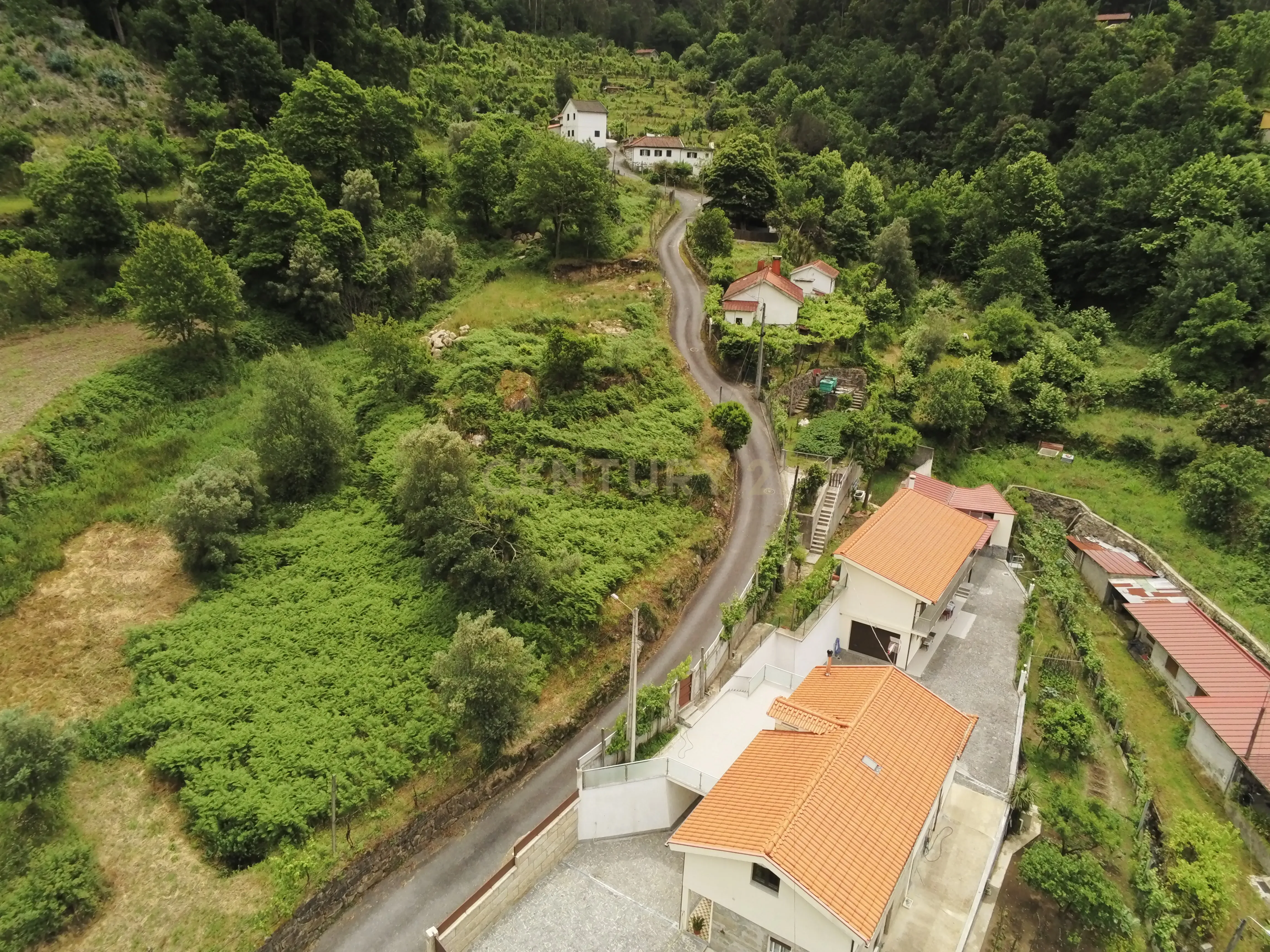 Fotografia 11 de Terreno Exclusivo no Centro da Vila do Gerês – 3.683 m² com Projeto Aprovado Moradia Térrea
