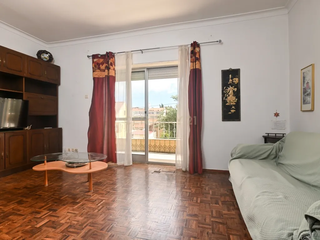 Moradia de gaveto com jardim, sotão e anexo - Porto Salvo (Oeiras) - Image 28
