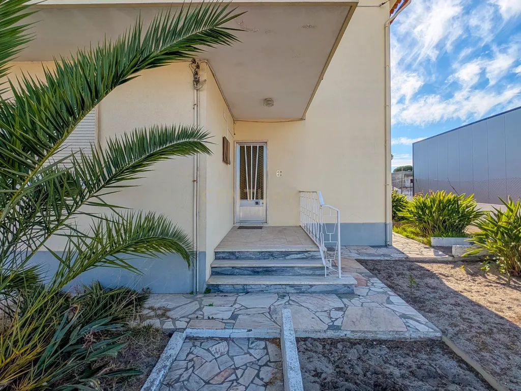 Pinhal Palmeira - Moradia Bifamiliar + Moradia T2 com Armazém em Terreno de 1.010 m² - Image 40