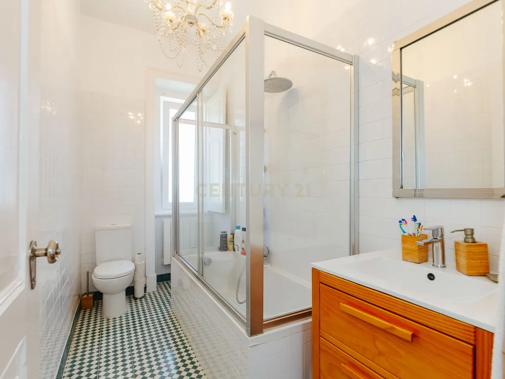 Moradia de Charme Renovada | Piscina | A 3 minutos da Praia da Parede - Image 30