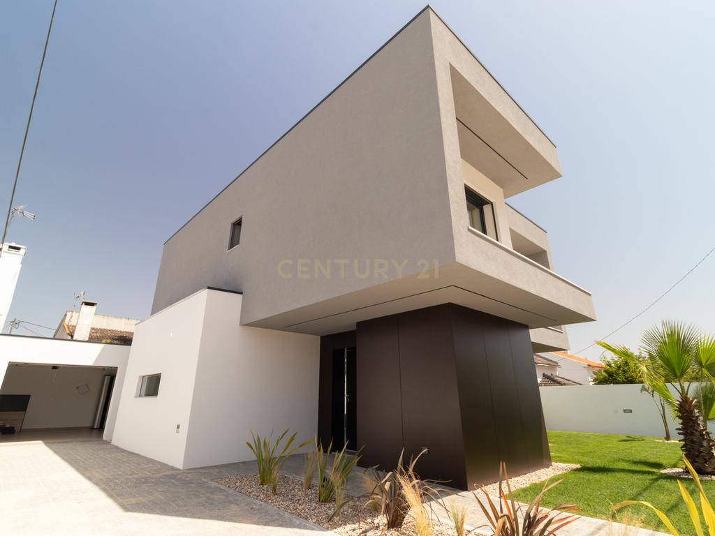 A Sua Nova Casa Está Pronta para Habitar! 🌊🏡 Moradia Nova T3 Aroeira À Beira da Praia da Fonte da Telha, na Prestigiada Aroeira - Image 16