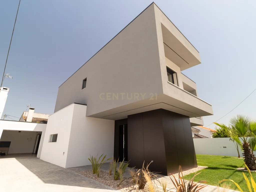 A Sua Nova Casa Está Pronta para Habitar! 🌊🏡 Moradia Nova T3 Aroeira À Beira da Praia da Fonte da Telha, na Prestigiada Aroeira - Image 16