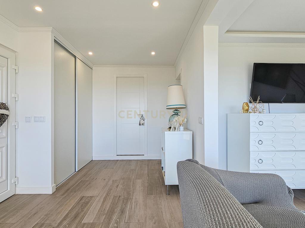 Apartamento T2 |  Renovado | Varanda | Vista Mar | Albufeira - Image 14